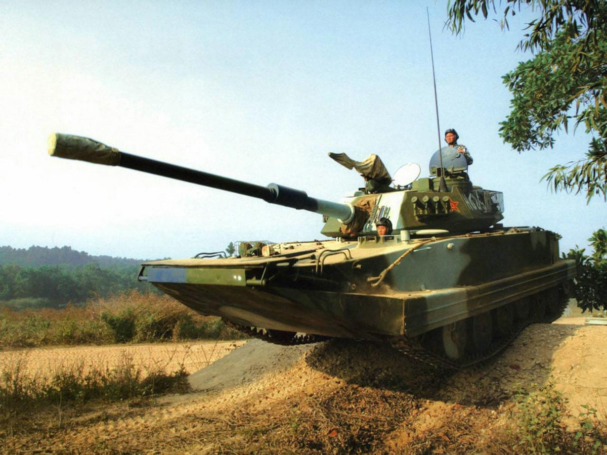 Đến giữa những năm 1980, PLA sở hữu hơn 600 xe tăng lội nước, nhưng phần lớn trong số này lỗi thời. Trong thập niên 1990, Type 63A được phát triển với động cơ mạnh mẽ hơn và giáp composite. Ảnh: War Thunder Forum.