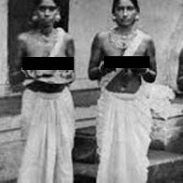 Hệ thống đánh thuế ngực ra đời bởi sự khởi xướng của Quốc vương xứ Travancore, một trong 550 "tiểu bang" ở Ấn Độ dưới thời kì Vương quốc Anh đô hộ. Theo như điều luật đưa ra, phụ nữ ở các tầng lớp thấp bắt buộc phải để ngực trần và nếu có ý định che đi, họ sẽ bị phạt cực nặng. Các quan chức hoàng gia sẽ đi khắp các làng quê và thu thuế các cô gái đến tuổi dậy thì. Tiền thuế phụ thuộc vào kích thước của bộ ngực, ngực cô gái nào càng to thì phải trả càng nhiều tiền.