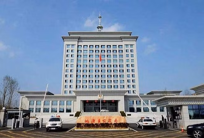 Theo phán quyết của Tòa án huyện Đào Nguyên, tỉnh Hồ Nam, vì các tội danh liên quan đến giam giữ và cưỡng chế đã hết thời hiệu truy tố, Chung Bằng bị kết án 15 năm tù giam vì tội cưỡng bức. Vợ và con gái của hắn, mặc dù được xác nhận là đồng phạm trong việc giam giữ, nhưng do đã hết thời hiệu truy tố, không bị khởi tố.