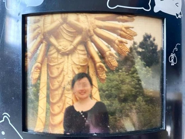 Đến cuối năm 2010, do bị xâm hại liên tục, Trương Linh mang thai và sinh hạ một bé gái. Chung Bằng lúc này đã dụ dỗ vợ và con gái của mình cùng tham gia giám sát và giam giữ Trương Linh để cô không thể bỏ trốn, hứa hẹn rằng sau khi Trương Linh sinh con trai thì mới được tự do. Trải qua 5 năm địa ngục, Trương Linh bị suy giảm nghiêm trọng về sức khỏe và tinh thần, dần dần mất đi khả năng hoạt động và tư duy bình thường.