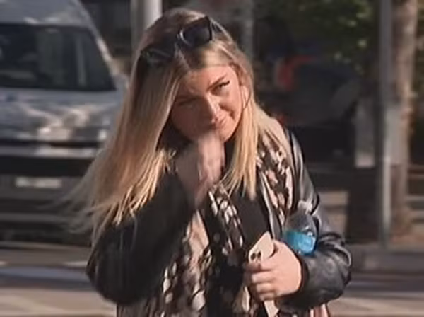 Ngoài việc tin nhắn bị tiết lộ, Clavell còn bị phát hiện nhiều lần giấu ma túy trong đồ lót để giúp Kennedy buôn bán ma túy trong tù, đồng thời nữ quản giáp cũng chia sẻ ảnh riêng tư và nhạy cảm với bạn trai qua Snapchat.