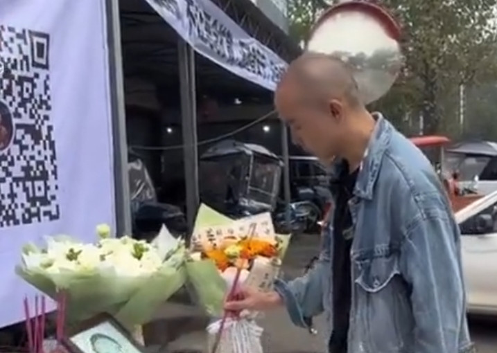 "Đây không chỉ là sự khiêu khích, mà còn là sự coi thường pháp luật và sự nhạo báng đối với nỗi đau mất mát của gia đình chúng tôi", anh Lý nói thêm.