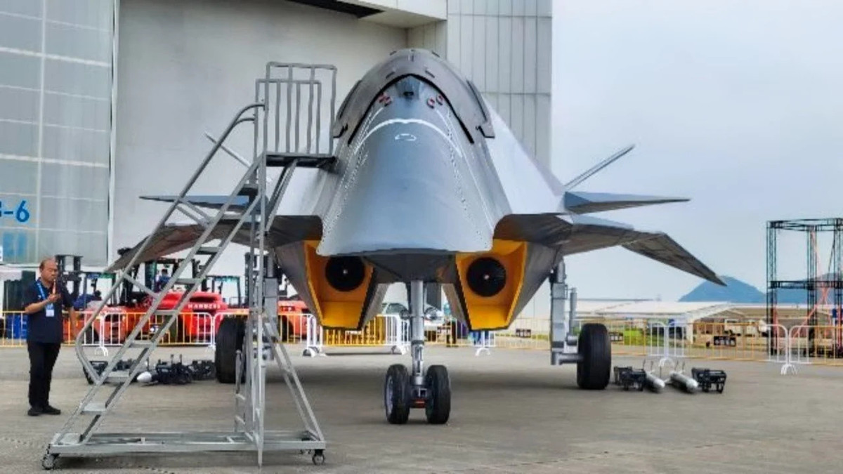 Dù vậy, vẫn có nhiều nghi ngờ về khả năng phát triển và triển khai nhanh chóng công nghệ này của Trung Quốc, nhất là khi Bắc Kinh từng gặp nhiều thách thức với công nghệ động cơ trên các máy bay trước đó. Mặc dù "Bạch Đế" là một bước tiến thể hiện tham vọng vũ trụ, câu hỏi về tính thực tế của dự án này vẫn còn bỏ ngỏ.