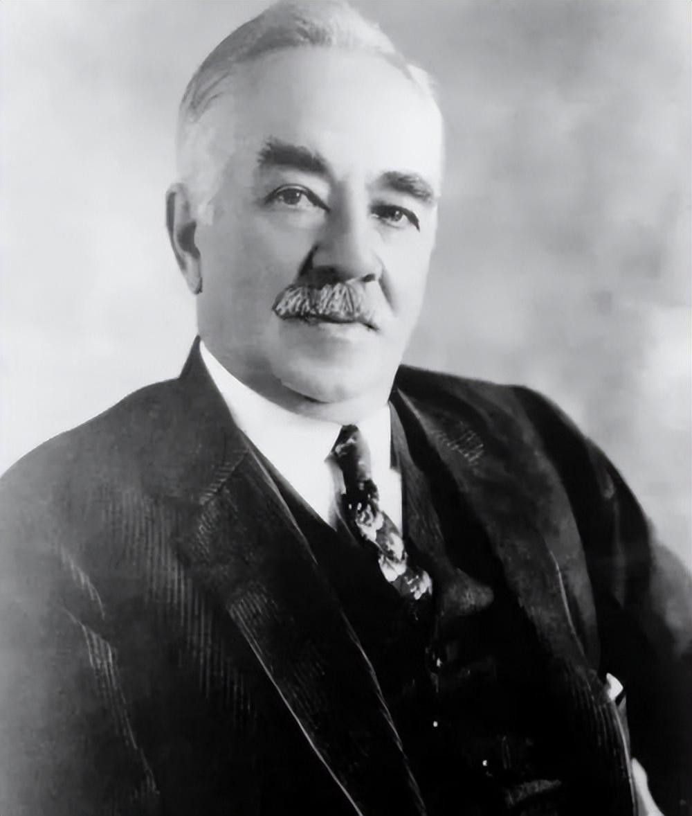 John Mott là một doanh nhân người Mỹ và từng đoạt giải Nobel Hòa bình. Khi được mời lên Titanic, ông đã từ chối vì một lý do cá nhân ngẫu nhiên.