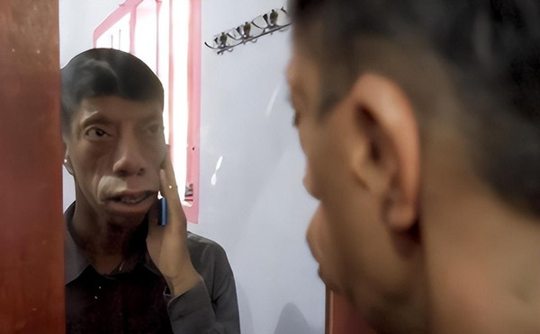 Song, vì dịch bệnh hoành hành, một lần nữa gia đình của Surya lại bị giáng một đòn nặng nề. Không có việc làm, họ chỉ có thể trở về ngôi làng đầy rẫy sự phân biệt đối xử nên họ cũng cảm thấy không còn hy vọng gì nữa. Tuy nhiên, họ không nhượng bộ trước nghịch cảnh mà luôn tìm kiếm những lối thoát mới.