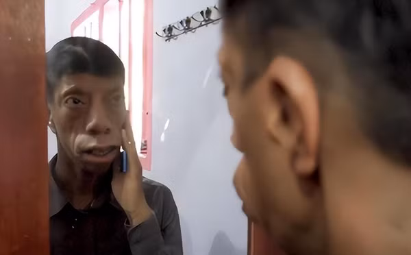 Song, vì dịch bệnh hoành hành, một lần nữa gia đình của Surya lại bị giáng một đòn nặng nề. Không có việc làm, họ chỉ có thể trở về ngôi làng đầy rẫy sự phân biệt đối xử nên họ cũng cảm thấy không còn hy vọng gì nữa. Tuy nhiên, họ không nhượng bộ trước nghịch cảnh mà luôn tìm kiếm những lối thoát mới.