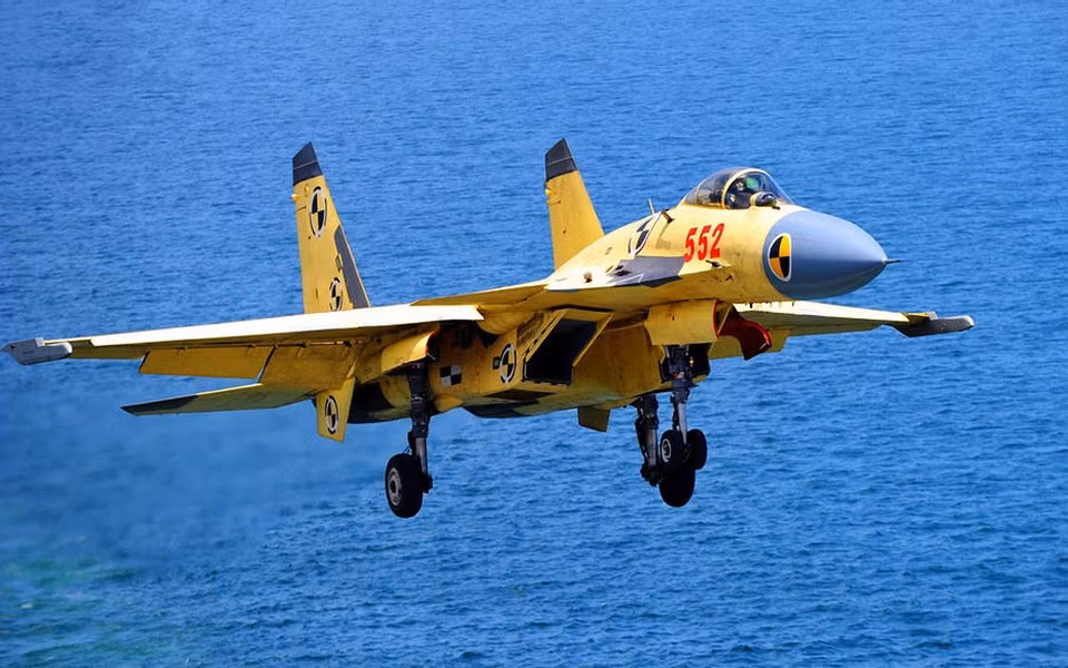 Trong tương lai, Trung Quốc có thể chế tạo hàng trăm chiếc J-15T với tính năng đáng gờm để trang bị đủ cho 6 nhóm tác chiến tàu sân bay, bên cạnh chiếc J-35A thế hệ thứ năm mới ra mắt, tạo ra sức mạnh trên không áp đảo lực lượng Mỹ và đồng minh tại khu vực Thái Bình Dương.