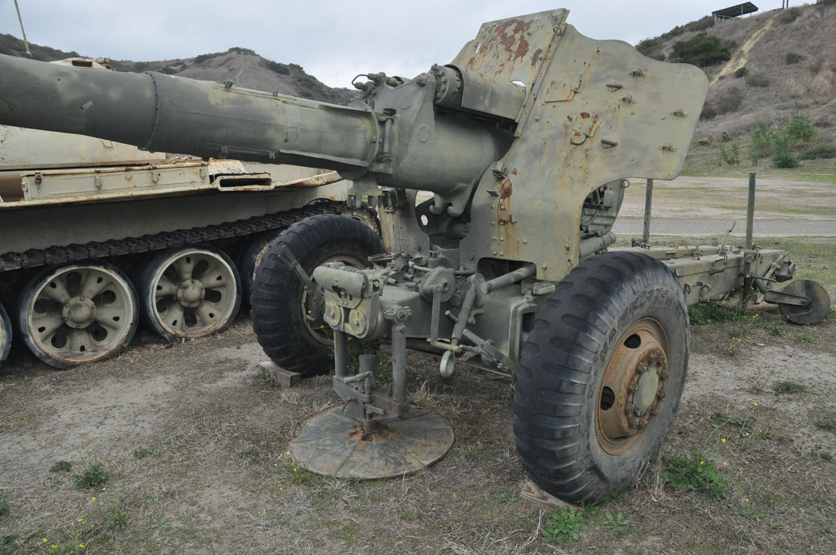 Việc Nga sử dụng lựu pháo D-74 trùng với thời điểm chịu những tổn thất đáng kể về pháo binh ở Ukraine, với ước tính cho thấy hàng trăm khẩu pháo đã bị phá hủy kể từ khi xung đột nổ ra. Điều này cho thấy, lực lượng Ukraine đã sử dụng hiệu quả hỏa lực phản pháo và máy bay không người lái do phương Tây cung cấp.