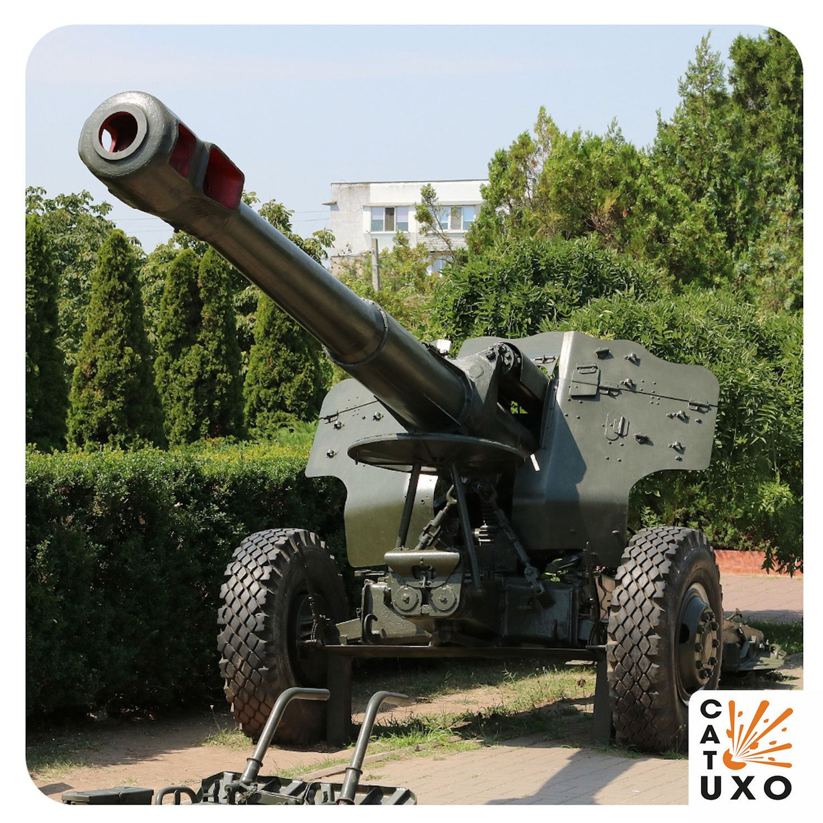 Các báo cáo từ phương Tây chỉ ra rằng, các hệ thống pháo cùng với đạn dược đã được chuyển giao cho Nga, như một phần của mối quan hệ quốc phòng đang được tăng cường giữa hai nước. Tuy nhiên, động thái này cũng nhấn mạnh những thách thức về hậu cần của Nga và sự phụ thuộc của nước này vào các đối tác quốc tế để duy trì các hoạt động pháo binh.