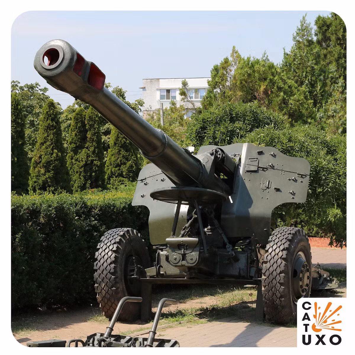 Các báo cáo từ phương Tây chỉ ra rằng, các hệ thống pháo cùng với đạn dược đã được chuyển giao cho Nga, như một phần của mối quan hệ quốc phòng đang được tăng cường giữa hai nước. Tuy nhiên, động thái này cũng nhấn mạnh những thách thức về hậu cần của Nga và sự phụ thuộc của nước này vào các đối tác quốc tế để duy trì các hoạt động pháo binh.