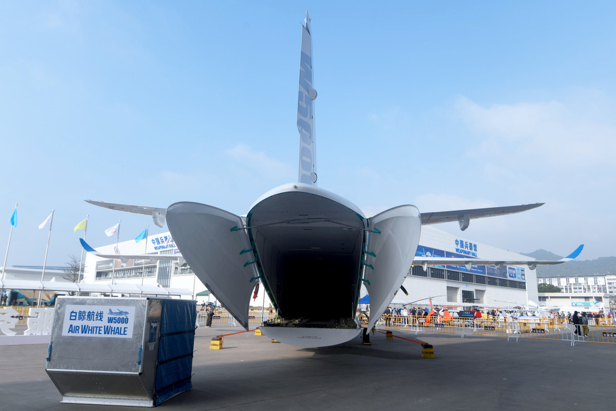 Những chiếc drone khổng lồ như W5000 có khả năng vận chuyển hàng hóa nặng tới 5,5 tấn, vượt xa các mẫu máy bay vận tải truyền thống. Hay drone SS, với khả năng triển khai "đội quân mini", cho thấy tầm nhìn xa của ngành công nghiệp này.