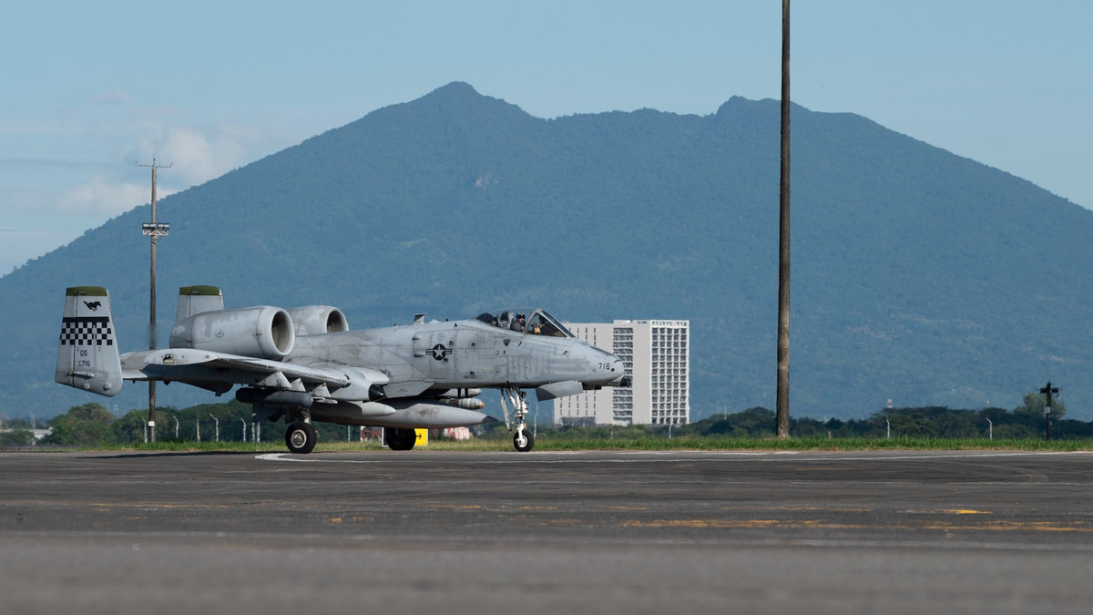 Mặc dù Mỹ đã phải rút khỏi các căn cứ này vào năm 1991 sau cuộc bỏ phiếu của Thượng viện Philippines, nhưng sự hợp tác giữa hai nước đã được nối lại với Thỏa thuận Hợp tác Quốc phòng Tăng cường (EDCA), được ký kết vào năm 2014. Thỏa thuận này cho phép lực lượng Mỹ có quyền tiếp cận một số căn cứ quan trọng của Philippines.