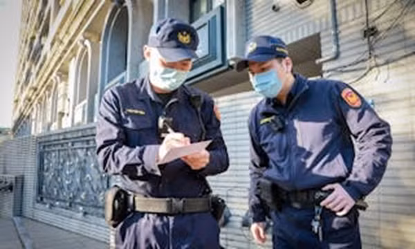 Hóa ra, Sư là kẻ mạo danh, anh ta không phải là thẩm phán còn số tiền 170.000 nhân dân tệ không phải là dành cho đầu tư mà là để mua ma túy từ một người đàn ông họ Uông. Tuy nhiên, sau khi giao dịch, anh Sư phát hiện mình đã mua phải hàng giả. Không cam chịu, anh ta đã nghĩ ra kế hoạch báo án bị lừa đảo để lấy lại số tiền đã mất.