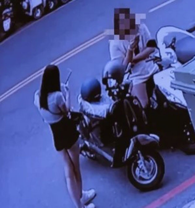 Bạn trai cô Vương nhanh chóng báo cho cha cô sau khi phát hiện cô mất tích. Gia đình đã liên hệ với cơ quan ngoại giao và các cơ quan chức năng để tìm cách giải cứu. Trong lúc này, cha cô Vương nhận được tin nhắn kèm hình ảnh con gái cùng người bạn ở sân bay, yêu cầu khoản tiền chuộc lên đến 70.000 USD (khoảng gần 1,8 tỷ đồng).