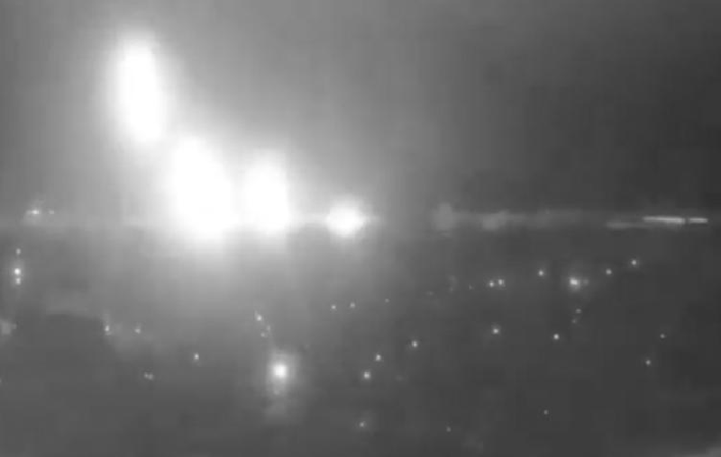 Tờ NYT cho rằng, Nga đã phóng một tên lửa tầm xa có khả năng mang đầu đạn hạt nhân, chủ yếu nhằm mục đích răn đe hạt nhân; các quan chức và nhà phân tích quân sự cho biết lựa chọn đó là một lời cảnh báo cho Kyiv và các đồng minh. Ảnh: TASS.