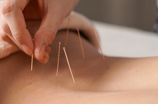 Vụ việc gây chấn động dư luận vừa xảy ra tại Thượng Hải, Trung Quốc, một nữ bệnh nhân họ Triệu tố cáo bác sĩ điều trị tại một phòng khám y học cổ truyền ở khu Mẫn Hàng xâm hại tình dục. Lời tố cáo đã gây ra làn sóng phẫn nộ trong cộng đồng và đặt ra nhiều câu hỏi về đạo đức nghề nghiệp trong ngành y tế. (Ảnh: Sina, minh họa)