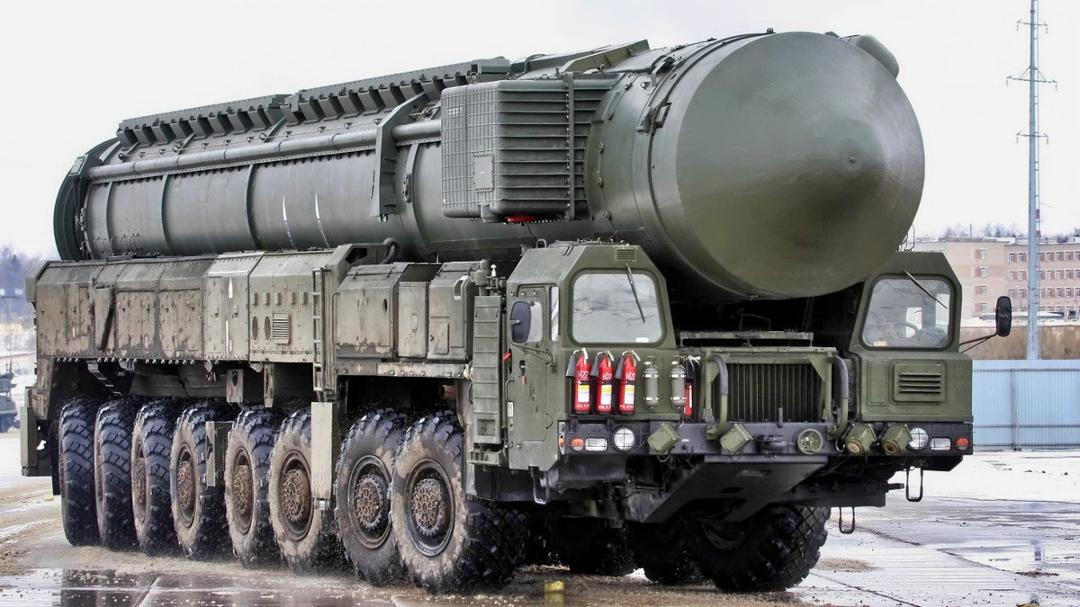 Theo một số nguồn tin, Triều Tiên đã cung cấp cho Nga các tên lửa đạn đạo và đạn dược nhằm hỗ trợ chiến dịch quân sự tại Ukraine. Ngoài ra, cũng có thông tin về sự hiện diện của lực lượng Triều Tiên tại các vùng lãnh thổ do Nga kiểm soát, cho thấy mối liên kết quân sự đang trở nên sâu sắc hơn.