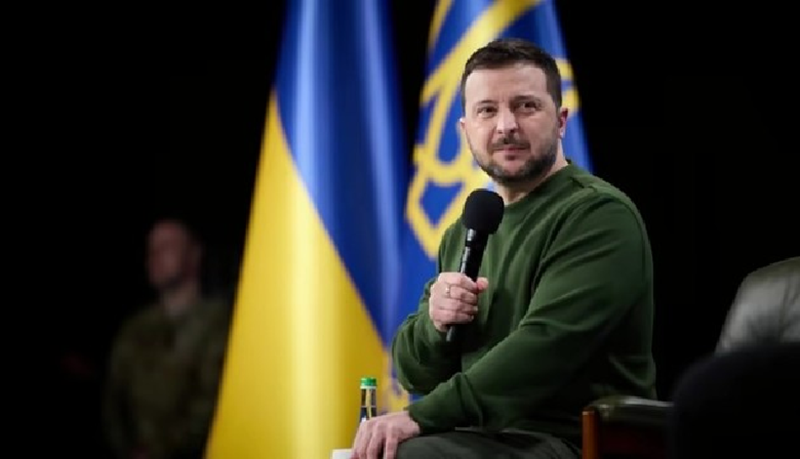 Sau đó, Tổng thống Volodymyr Zelensky đã cố gắng thuyết phục Mỹ cho phép sử dụng ATACMS để tấn công vào các khu vực của Nga. Đến giữa tháng 11, chính quyền Joe Biden đã chấp thuận yêu cầu này. Ảnh: Pravda.