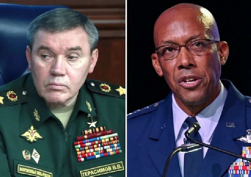 Tổng tham mưu trưởng Liên bang Nga và Tư lệnh Nhóm lực lượng hỗn hợp tại Quân khu phía Bắc Valery Gerasimov đã có cuộc điện đàm với Tướng Charles Brown, Chủ tịch Hội đồng Tham mưu trưởng Liên quân Hoa Kỳ. Theo thông tin chính thức, cuộc thảo luận xoay quanh “các rủi ro liên quan đến leo thang căng thẳng”. Ảnh: Reuters.