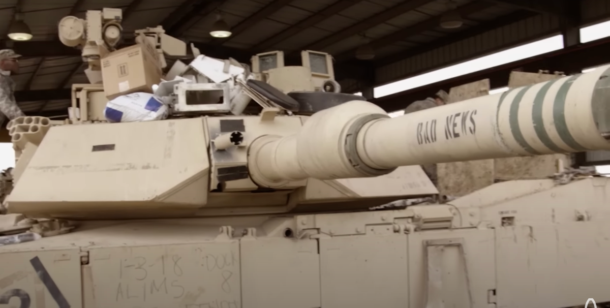 Nâng cấp tập trung vào các hệ thống hiện đại như ngắm bắn nhiệt và thiết bị cải thiện tầm nhìn cho lái xe, cho phép hoạt động hiệu quả trong mọi điều kiện, từ bóng tối đến môi trường sa mạc đầy bụi. Các cải tiến về động cơ và hộp số cũng giúp xe tăng vận hành linh hoạt hơn trên mọi địa hình của Ai Cập.