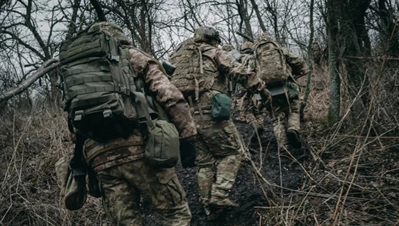 Ngoài ra, theo hướng Kharkov, các đơn vị thuộc nhóm quân "Bắc" đã giáng đòn tấn công vào lữ đoàn bộ binh cơ giới, lữ đoàn phòng vệ lãnh thổ và lực lượng biên phòng của Ukraine gần các khu định cư Liptsy, Volchansk, Prilipka và Zolochiv (tỉnh Kharkov). Đồng thời, họ đã đẩy lùi một cuộc phản công từ nhóm tấn công của đối phương. Ảnh: Washington Post.