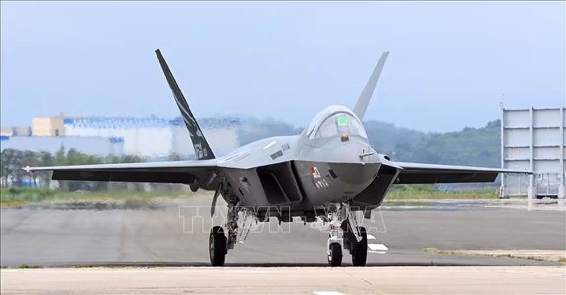 Tập đoàn Công nghiệp Hàng không Vũ trụ Hàn Quốc thậm chí còn không đặt ra câu hỏi về việc liệu KF-21 có thuộc thế hệ thứ năm hay không, cho thấy con đường rất gian nan để đưa nó tới cấp độ như ngày nay.