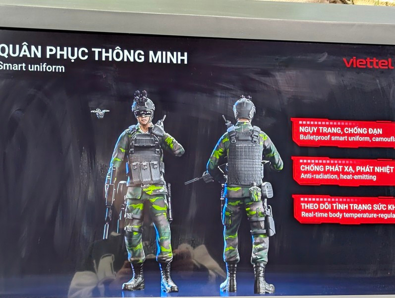 Quân phục mới thông minh với tính năng ngụy trang, chống đạn, chống phát xạ, phát nhiệt, theo dõi tình trạng sức khỏe người lính.