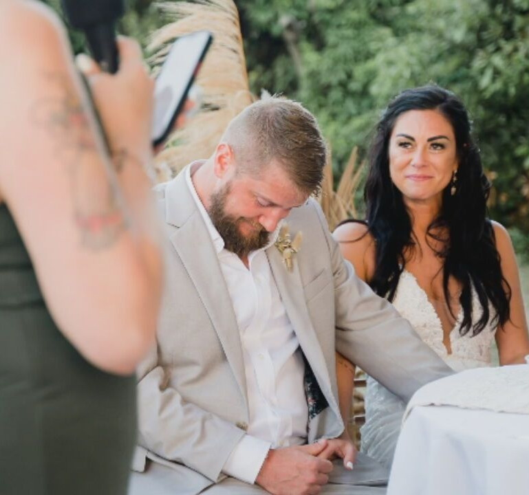 Sự mất mát quá lớn đã khiến Aric rơi vào trạng thái tuyệt vọng, anh chia sẻ cảm giác như "bị mắc kẹt trong địa ngục", mất đi niềm vui sống, đam mê và động lực. Câu chuyện của Aric đã khiến nhiều người xúc động, đồng thời phẫn nộ trước hành động của Jamie Lee Komoroski.