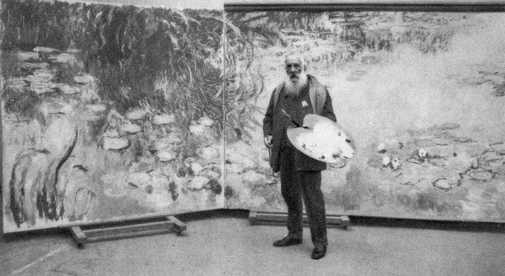 Claude Monet (1840 - 1926) là người sáng lập trường phái hội hoạ Ấn tượng của Pháp. Ông luôn được xem là một kẻ nổi loạn trong suốt cuộc đời của mình. Bức ảnh này được chụp năm 1923 trong khu vườn của ông ở Giverny.