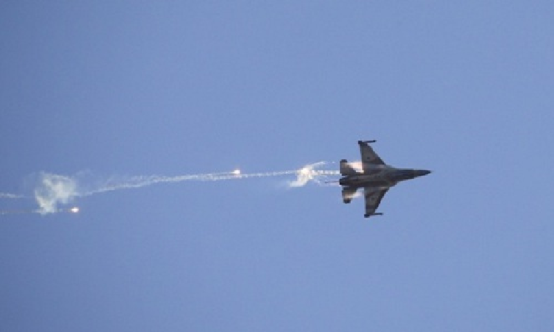 Nếu thông tin này được xác nhận, đây sẽ là lần đầu tiên Quân đội Nga bắn hạ một chiếc F-16 trên không, điều này có ý nghĩa lớn hơn so với việc phá hủy F-16 trên mặt đất. Ít nhất, nó cho thấy hệ thống phòng không của Nga có khả năng tiêu diệt máy bay chiến đấu do Mỹ sản xuất ngay trên chiến trường. Ảnh: Reuters.