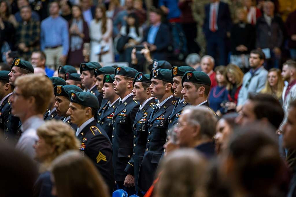 Những ai hoàn thành quá trình tuyển chọn 24 ngày này sẽ được tham gia khoá huấn luyện đầu vào của “Mũ nồi xanh”. Khoá huấn luyện kéo dài trong 1 năm với 6 phần chính. Những ai hoàn thành chương trình huấn luyện đầu vào sẽ chính thức trở thành lính “Mũ nồi xanh” và được biên chế vào 1 trong 5 trung đoàn thường trực, nơi họ sẽ tiếp tục huấn luyện với đơn vị của mình.