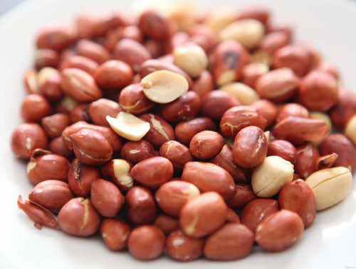 Đưa lạc hạt hay bơ đậu phộng vào kế hoạch ăn uống mỗi ngày chừng mực là cách hỗ trợ toàn diện cho sức khỏe.