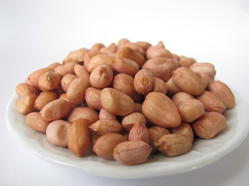 Ăn lạc thường xuyên có thể hạ thấp tỷ lệ mắc bệnh tim mạch lên tới 35%.