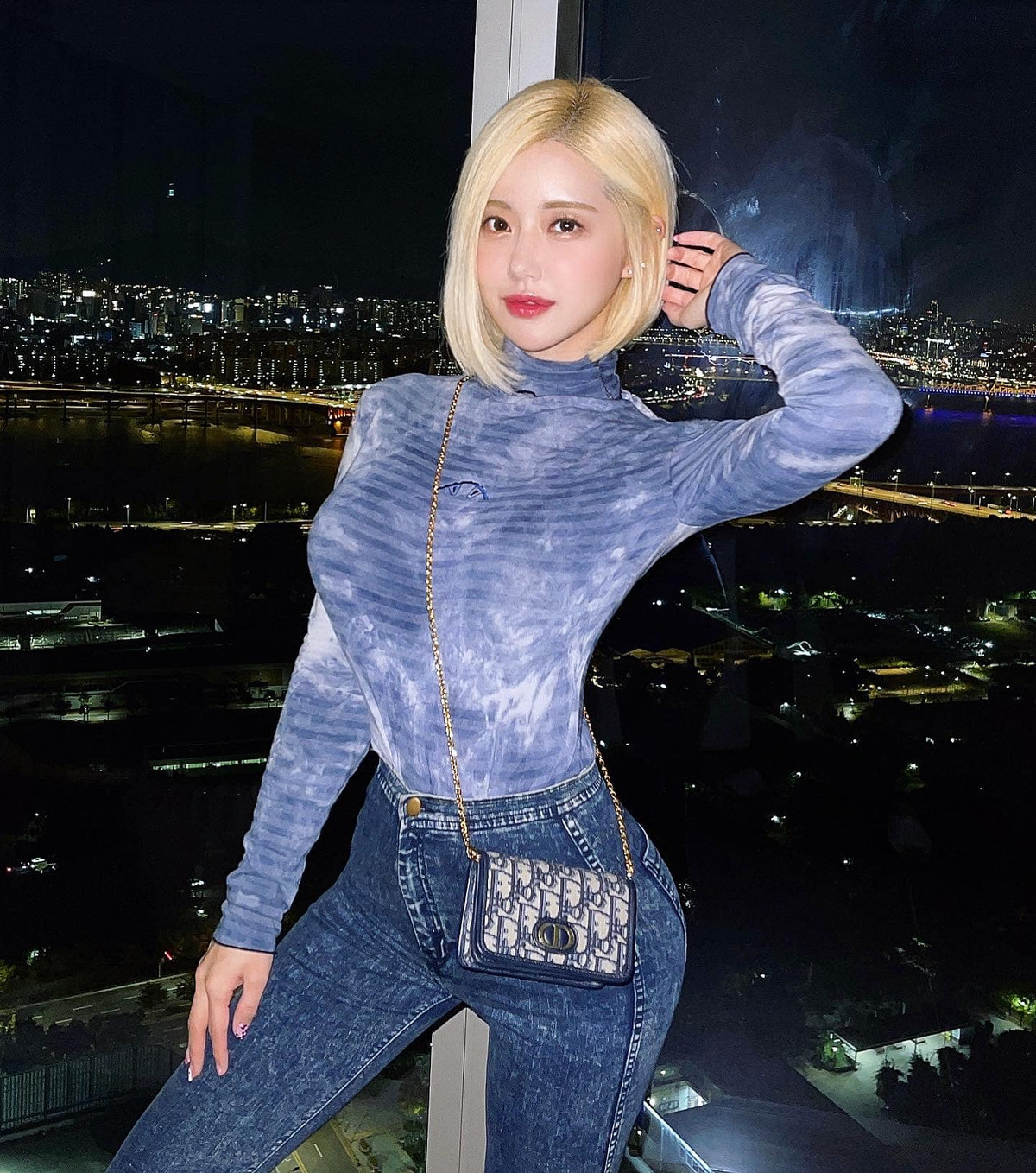 Sau khi trở nên nổi tiếng trên toàn thế giới, bước lên vị thế của một nữ thần bất bại, Soda đã không ngừng nâng cao kỹ năng DJ của mình.