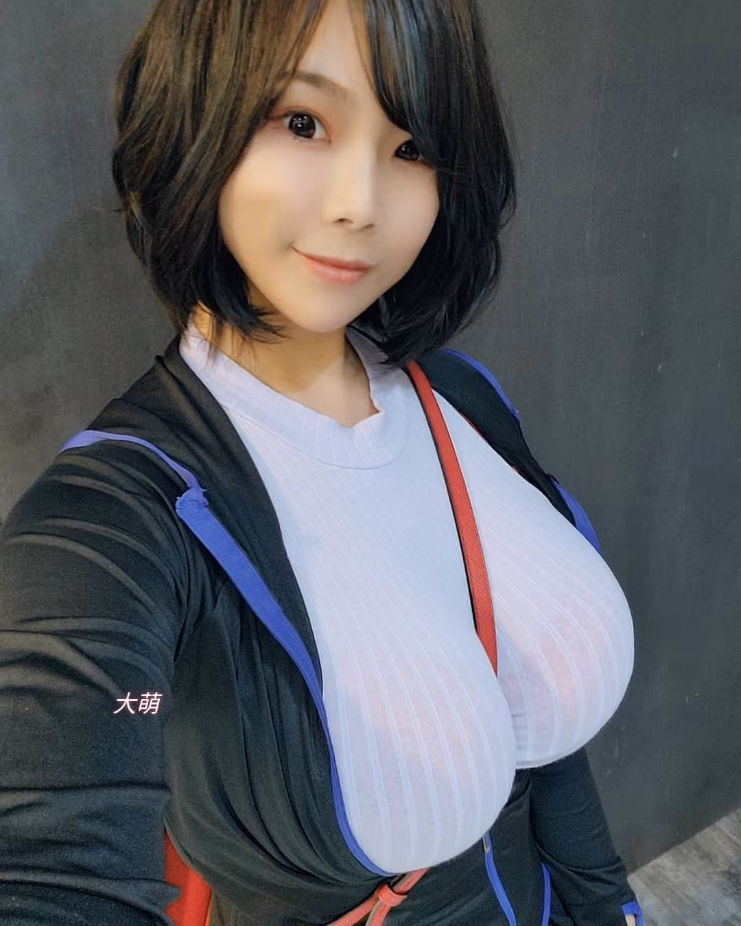 Hot girl Đại Manh là một trong những mỹ nhân gợi cảm nổi tiếng xứ Đài. Cô nàng sở hữu vòng một cỡ F cực khủng và vòng eo thon gọn hút mắt.