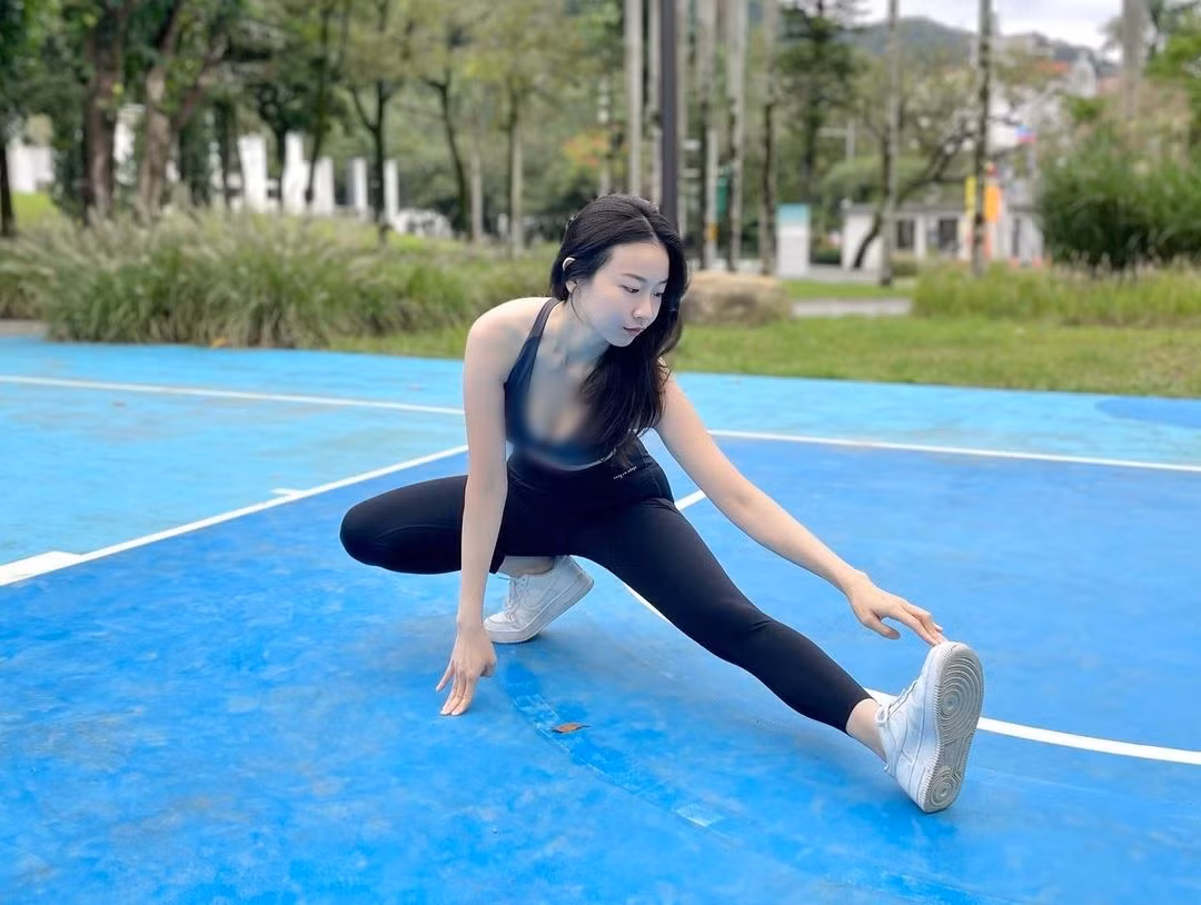 Cũng nhờ vậy, nữ bác sĩ có được thân hình nóng bỏng với đường cong chữ S tuyệt đẹp.