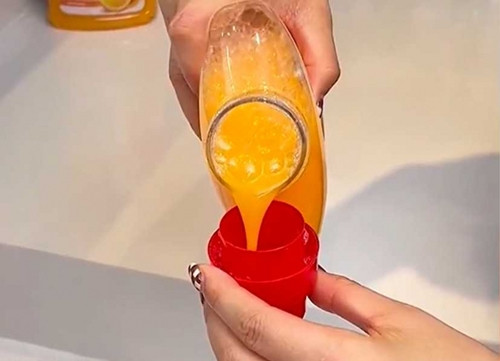 Mua nuoc giat huong cam, me vo tinh hai chinh con ruot