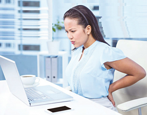 Để tầm soát ung thư, các bác sĩ sẽ tiến hành chụp CT phổi, CT cột sống thắt lưng, siêu âm màu nước tiểu và các thăm khám khác.