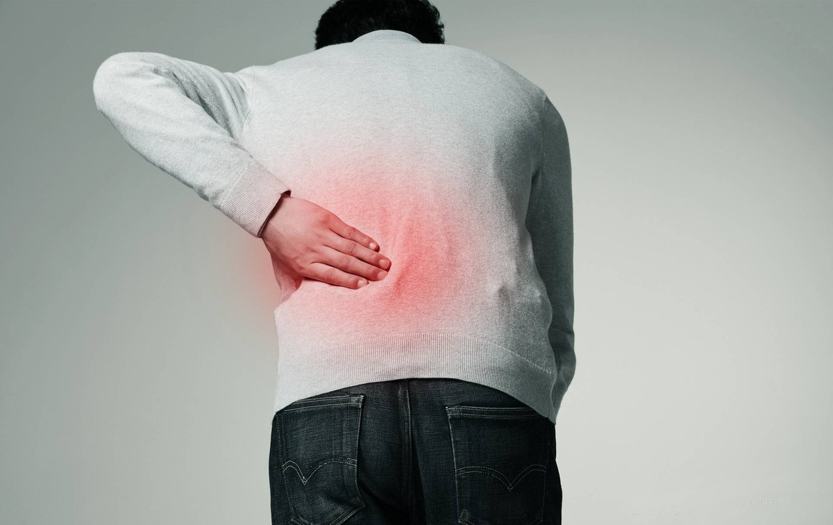 Theo thông tin đăng tải, anh Tống, 50 tuổi, người Lệ Giang, Vân Nam, Trung Quốc, bị đau thắt lưng đã nửa năm nhưng cho rằng đó chỉ là bị thoái hóa đốt sống nên không đi khám mà tự điều trị.