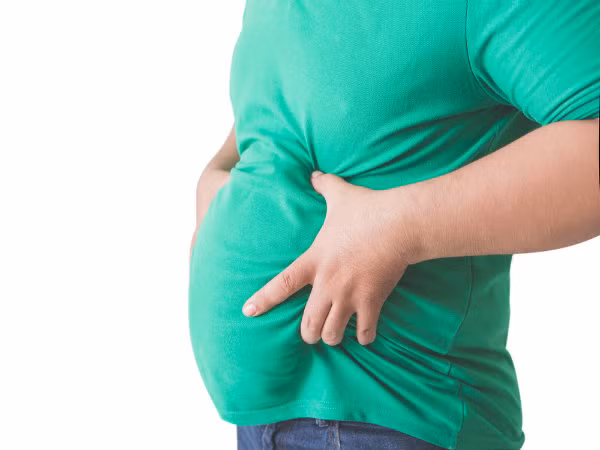 Một nghiên cứu gần đây trên trẻ em, thanh thiếu niên và thanh niên cho thấy những người trẻ bị béo phì nặng có khả năng tích tụ mỡ nội tạng cao hơn, điểm số xơ cứng động mạch cũng cao hơn, cho thấy mỡ bụng có thể gây ra các biến chứng tim mạch ở thanh thiếu niên và thậm chí cả trẻ em.