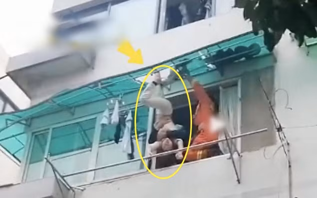 Vo chong uong ruou say roi bien thanh “xac song” doa hang xom