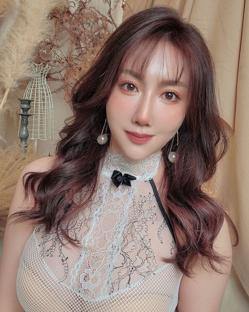 Cô nàng hi vọng, sang năm mới, công việc kinh doanh của mình ngày một phát đạt hơn, mong được người hâm mộ tiếp tục ủng hộ.