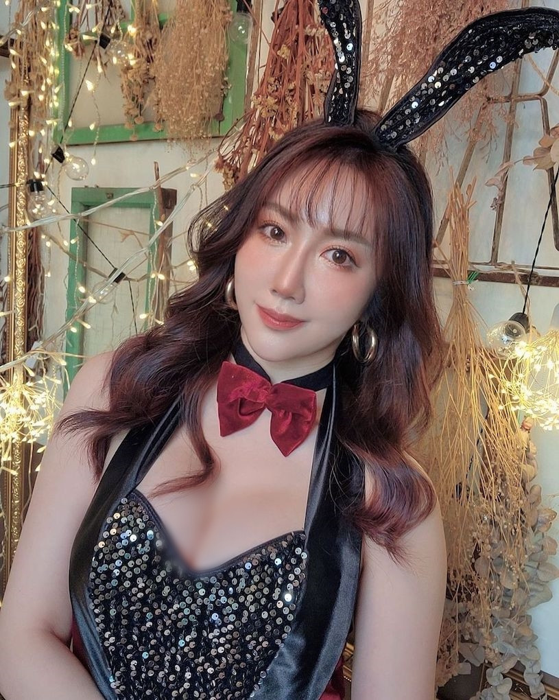 Dòng sản phẩm mà Trân Lâm kinh doanh là đồ ngủ gợi cảm nên cô nàng cũng thường xuyên làm mẫu cho chính shop của mình.