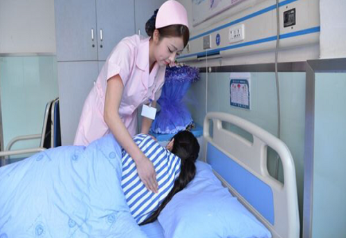 Thuong xuyen lam dieu nay khi an ai, co gai ton thuong tu cung