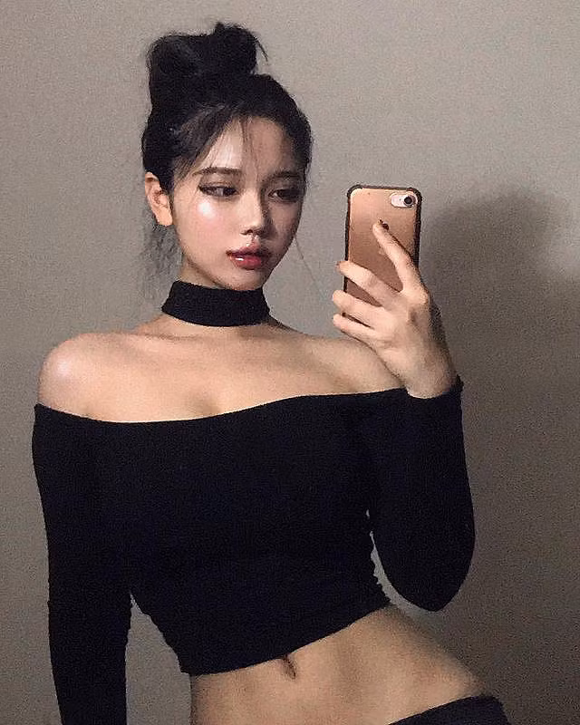 Đa số mọi người đều cho rằng, với gương mặt và sắc vóc của GJ, việc nổi tiếng hơn là điều không khó. Cô nàng có thể xây dựng thêm các kênh khác để đẩy mạnh tên tuổi.