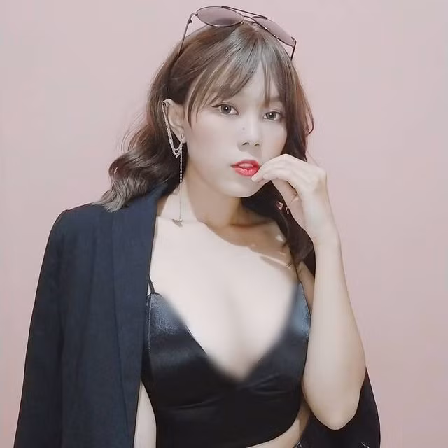 Cô nàng cũng từng được nhận xét là người chịu khó đầu tư hình ảnh, mỗi lần xuất hiện đều rất chỉn chu.