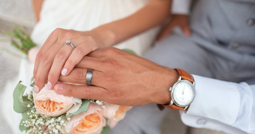 Hon phu “tom tem” nguoi cu, co gai lam dieu khien anh ta phat dien