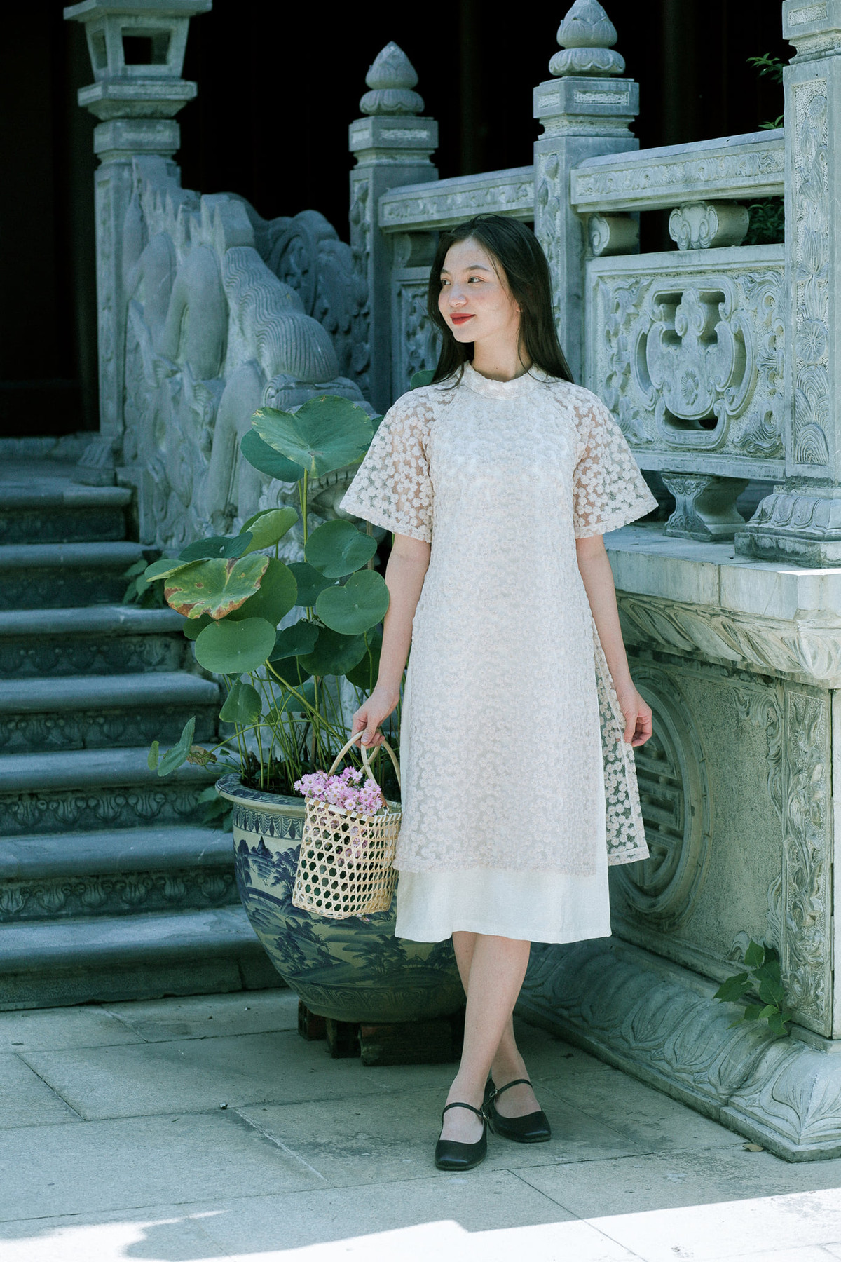 Brand Entiati ở Sài Gòn cũng tung ra bộ sưu tập được cắt may thủ công từng chi tiết chứ không sản xuất công nghiệp, đại trà.