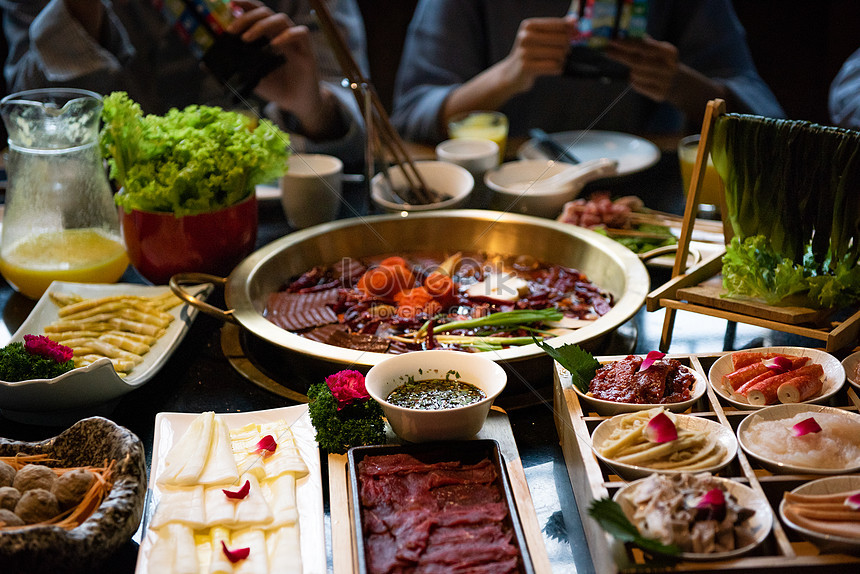 3. Nhiều người không thích ăn thịt quá chín, nhưng thịt chưa chín kỹ có thể bị nhiễm ký sinh trùng, đặc biệt thịt lợn phải được nấu chín trước khi ăn.