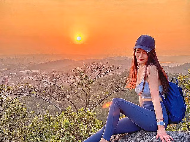 Nữ giáo viên chia sẻ thêm, tâm hồn thoải mái, cơ thể khỏe mạnh chính là độc chiêu làm đẹp của cô.